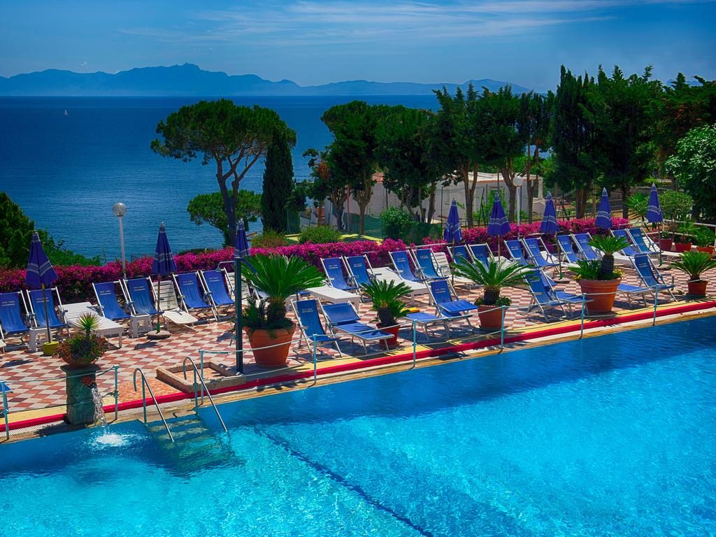 Hotel Parco Cartaromana - Ischia Porto - Ponte - IschiaLike