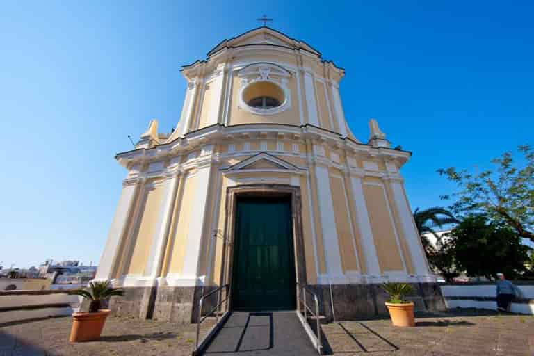 Chiese Ischia -Chiesa di San Pietro - IschiaLike.com